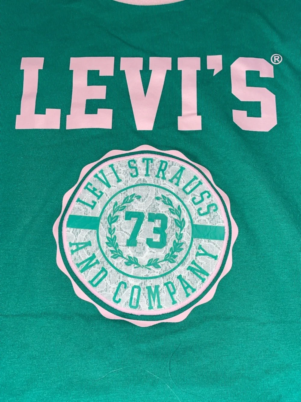 NWT Women’s Levi's Green Tee with Pink Logo & Trim. Size XS. - Picture 3 of 6